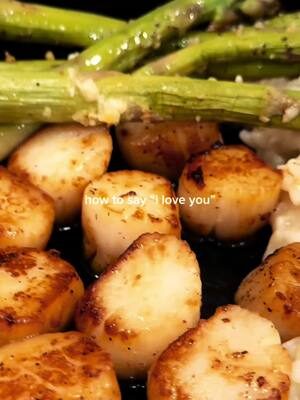panseared scallops, parmesan risotto + roasted garlic asparagus 💕
